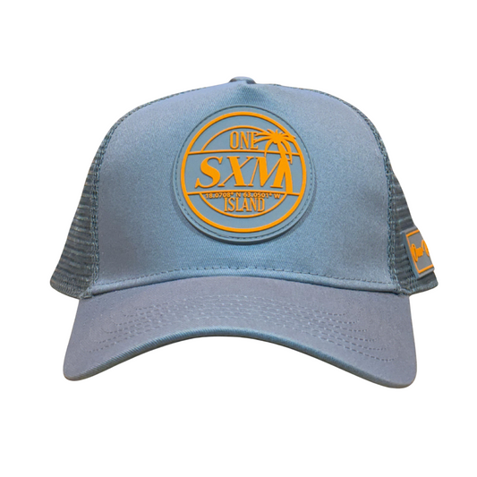 Casquette grise avec logo orange fluo SXM