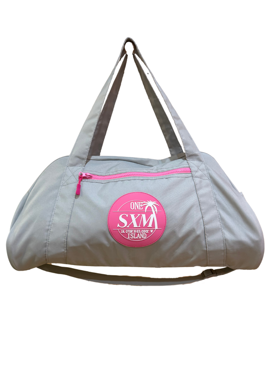 Sac de sport gris avec des touches de rose